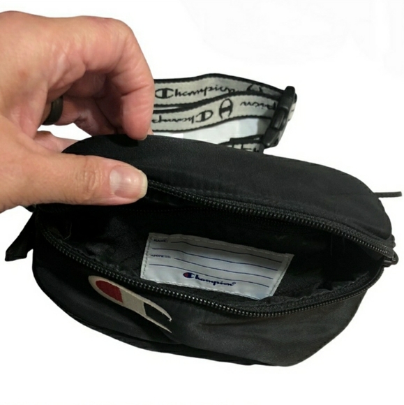 CHAMPION Logo Waist Pack with Adjustable Strap NWOT! - Picture 3 of 7